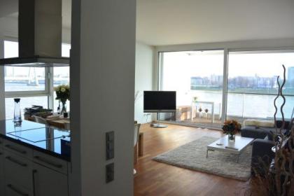NACHMIETER FÜR EINE TRAUMWOHNUNG IN RHEINAUHAFEN GESUCHT