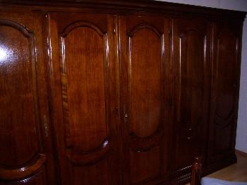 Hochwertiger Kleiderschrank 5-türig Massivholz Farbe Nussbaum