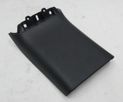 1087992-00-B z Mittelkonsolenverkleidung hinten oben kleinere Kratzer Tesla M