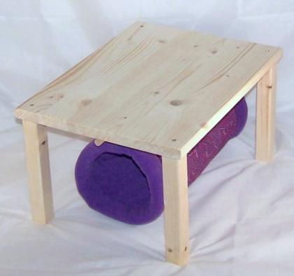 Holzgestell mit Kuschelrolle diverse Muster/Farben Setpreis
