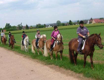 Familienreiturlaub Für jung und alt mit dem Sportpartner Pferd