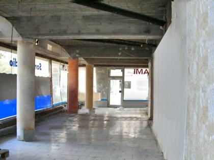Eck-Ladengeschäft Top Lage von Duisburg Hammerpreis Kaltmiete 2 90 Euro/qm