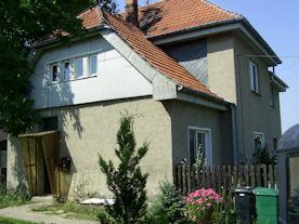 Zweifanilienhaus für Großvamilie und/oder Tire in Dorfrandlage.