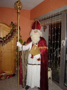 Nikolaus im Bischofskostüm in Mönchengladbach