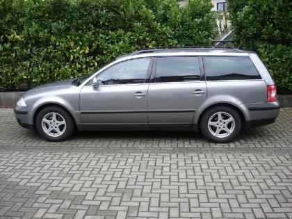 VW Passat Kombi TDI 1 9 mit Sportfahrwerk außer Leder alles.