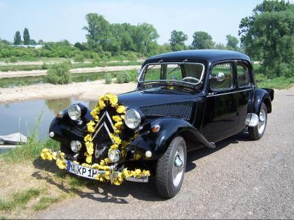 OLDTIMERVERMIETUNG CITROEN TRACTION MIT CHAUFFEUR