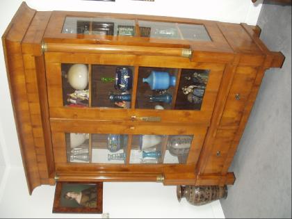Biedermeiervitrine