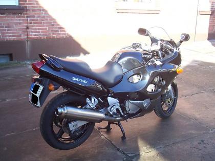SUZUKI GSX 750 F
