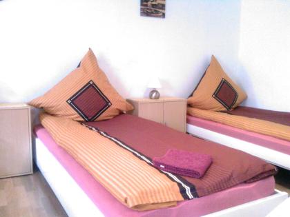 Unterkunft ab 10 Euro Tel 015115662588 Raum Rödelheim Praunheim Ostend Niederrad