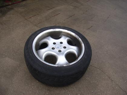 4 Alu-Felgen mit Reifen 8. 5 x 17 H2
