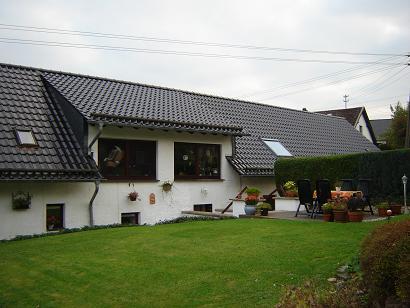 Exclusives renoviertes Bauernhaus mit gr. Grundstück in sehr schöne Lage H138