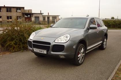Porsche cayenne 4. 5L V8 - 450 turbo tiptronic S
