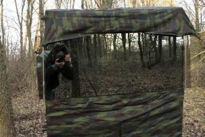 Spigelreflextarnzelt des Naturphotographen.