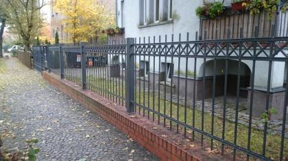 ZAUN aus Polen Metallzaune Tore Tor Gelander