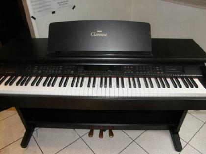 Digitalpiano / E. Piano Yamaha Clavinova