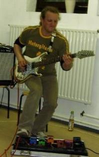 Unterricht in Akustik-Gitarre E-Gitarre E-Bass