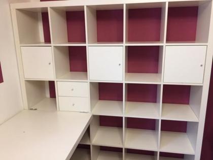 Büro-Regal mit abnehmbarem Schreibtisch