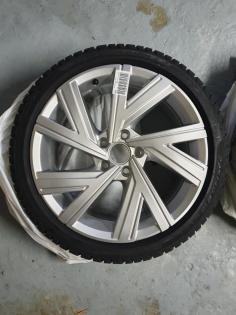 Winterreifen 225/ 40 R 18 H Golf 8