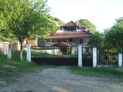 Firmen geeignetes Wohnhaus 250 qm Grundfläche in Siebenbürgen Rumänien zu ve