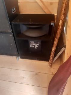 Soundanlage für Konzerte komplett mit Lautsprecher Verstärkern Mischpult usw.