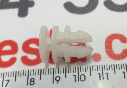 Clip Kunststoff weiß 10X2 5 Tesla Modell 3 1092696-00-B