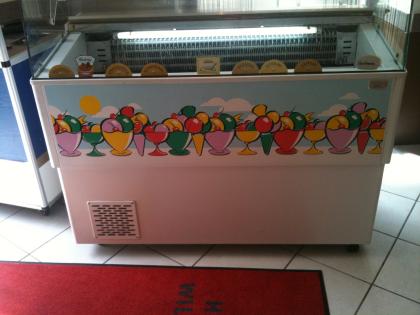 Eisvitrine für 7 Eissorten