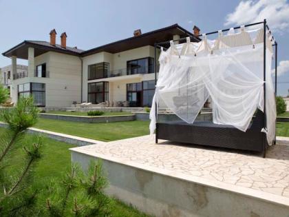 Außergewöhnliche moderne Luxus-Villa in der Nähe von Odessa