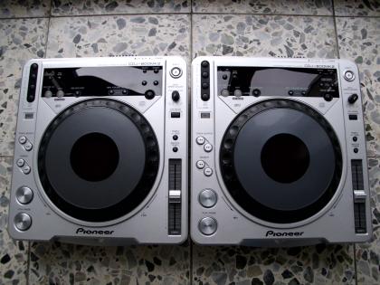 Pioneer CDJ 800 MK2 Zomo Ständer TOP