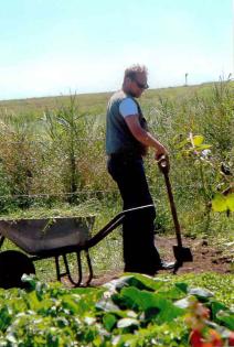 GV mit schl. /zierl. devot. Frau ges. von domin. blond. NR Herrn 42J.