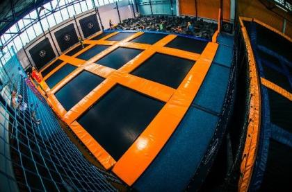 Tennishalle Reithalle Lagerhalle für Sport gesucht
