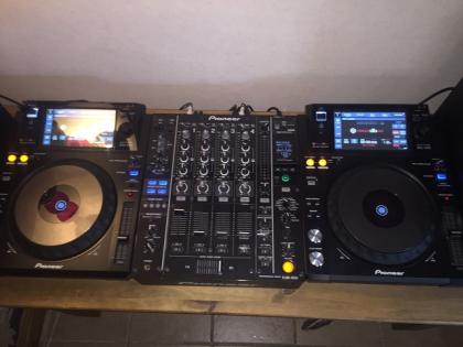 Pioneer XDJ 1000 X 2 Pioneer DJM 850