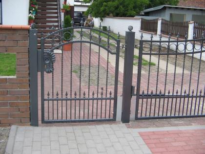 Metallzäune Zaunanlage Toranlage Zäune aus Polen von hm-zaune