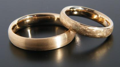 Eheringe und Verlobungsringe bei Goldschmiede Manteufel