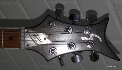 Verkaufe E-Gitarre Black Lady with red Diamonds Heavy Metal Brett