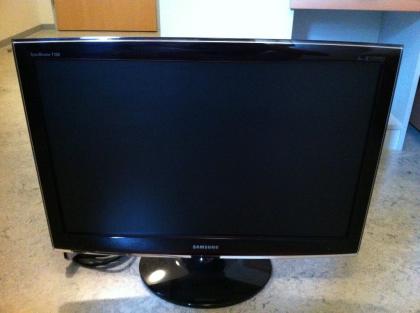 Samsung SyncMaster T260 Full HD 26 Zoll HDMI- DVI-Output Widescreen schwar