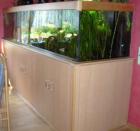 Aquarium mit Buche-Schrank und Zubehör ca. 1. 600 Liter