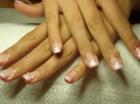 Professionelles Nagelstudio bietet im Okt. Modellpreise