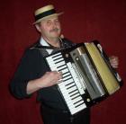 Livemusik Diskothek in Einem.