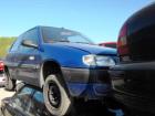 Zugreifen bei Schlachtfest eines Citroen Saxo Motor Getriebe etc.