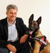 Schimmelpilz im Gebäude Schimmelsachverständiger mit Schimmelspürhund Joker