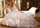 Stickereien Brautkleid 2022 von Modekarusell Gr 34 bis Gr 64