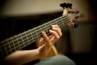 Biete Unterricht für E-bass und Kontrabass für Anfänger und Fortgeschrittene