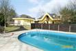 Schönes 1. Familienhaus mit großem Grundstück Swimingpool und Tennisplatz in der