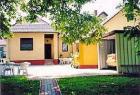 Schönes Mehrfamilienhaus mit große Garten und überdachte Pool in Ungarn nähe Pl