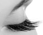 Wimpernverlängerung -verdichtung mit Einzelwimpern auf semipermanenter Basis