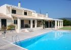Elegant villa in prime location on the island of Corfu/Greece