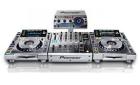 Platinum Editionen seiner Pro-DJ-Set up 2 X CDJ-2000NXS-M DJM-900NXS-M und RM